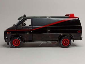 GMC VANDURA 1983 GREENLIGHT 1:18 — фото 4