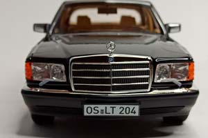MERCEDES 560 SEL (W126) 1989 BLACK NOREV 1:18 — фото 3