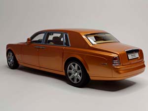ROLLS-ROYCE PHANTOM EWB 1:18 KYOSHO — фото 2