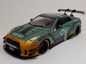 NISSAN GT-R (R35) LB WALK BODY KIT 1:18 SOLIDO