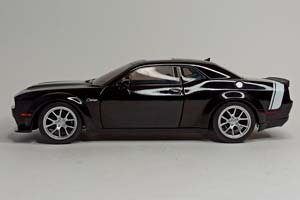 CHALLENGER SRT BLACK GHOST 2020 SOLIDO 1:18 — фото 4