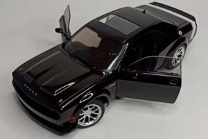 CHALLENGER SRT BLACK GHOST 2020 SOLIDO 1:18 — фото 2