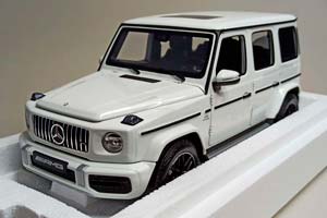 MERCEDES G63 AMG WHITE 1:18 MINICHAMPS