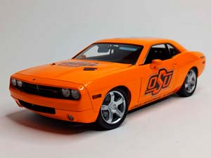 DODGE CHALLENGER ORANGE 1:18 HIGHWAY 61