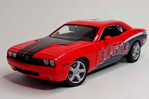 DODGE CHALLENGER RED 1:18 HIGHWAY 61