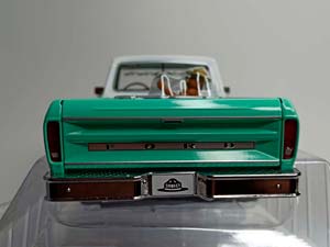 FORD F-100 PICKUP С ФИГУРКОЙ МЕДВЕДЯ 1:18 — фото 5
