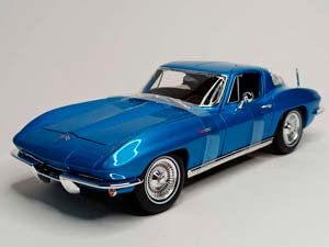 CHEVROLET CORVETTE (C2) 1965 1:18 MAISTO