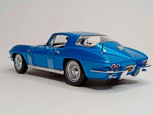 CHEVROLET CORVETTE (C2) 1965 1:18 MAISTO — фото 2