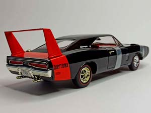 DODGE CHARGER DAYTONA 1969 ERTL 1:18 — фото 4