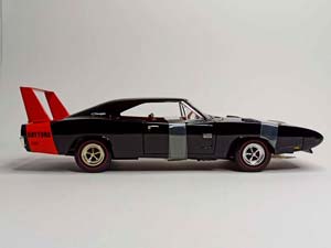 DODGE CHARGER DAYTONA 1969 ERTL 1:18 — фото 6