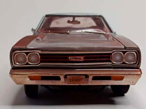 PLYMOUTH GTX HEMI 426 1969 ERTL 1:18 — фото 9