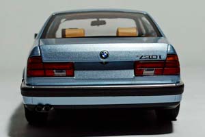 BMW 730I E32 1986 MINICHAMPS 1:18 — фото 3