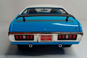PLYMOUTH ROAD RUNNER 1971 AUTOWORLD 1:18 — фото 5