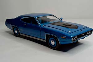 PLYMOUTH GTX 1971 AUTOWORLD 1:18 — фото 8