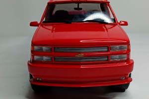 CHEVROLET SILVERADO 1997 GREENLIGHT 1:18 — фото 8
