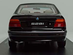 BMW 528I E39 SEDAN BLACK 1:18 KK SCALE — фото 4