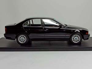 BMW 528I E39 SEDAN BLACK 1:18 KK SCALE — фото 6