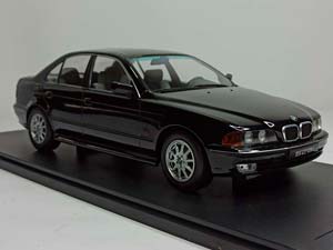 BMW 528I E39 SEDAN BLACK 1:18 KK SCALE — фото 7