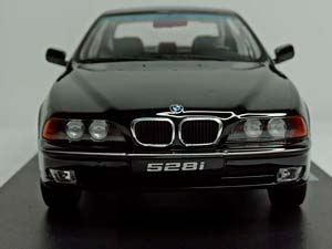 BMW 528I E39 SEDAN BLACK 1:18 KK SCALE — фото 8