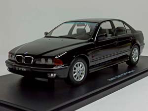 BMW 528I E39 SEDAN BLACK 1:18 KK SCALE — фото 1