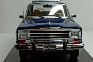 JEEP GRAND WAGONEER BLUE 1989 KK SCALE 1:18 — фото 4