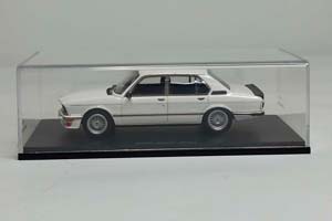 BMW M535 (E12) 1:43 SPARK — фото 9