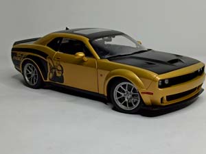DODGE CHALLENGER R/T SCAT PACK WIDEBODY 1:18 — фото 7