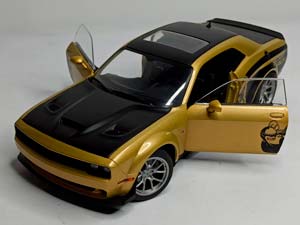 DODGE CHALLENGER R/T SCAT PACK WIDEBODY 1:18 — фото 2