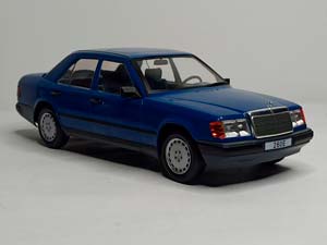 MERCEDES 260E W124 1984 MCG 1:18 — фото 8