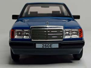 MERCEDES 260E W124 1984 MCG 1:18 — фото 9
