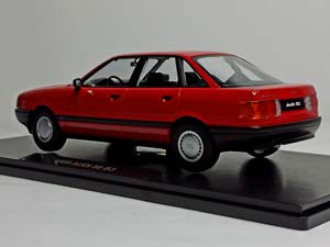 AUDI 80 B3 TORNADO RED 1:18 — фото 3