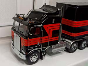 KENWORTH K100 AERODYNE-1976 +ПРИЦЕП 1:18 — фото 2