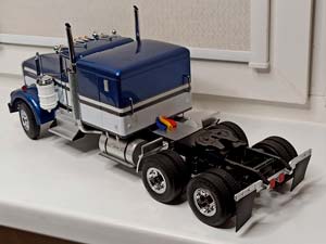 KENWORTH W900 + ПРИЦЕП (ФУРА) 1:18 — фото 6