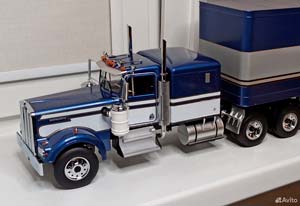 KENWORTH W900 + ПРИЦЕП (ФУРА) 1:18 — фото 2