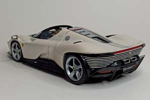 FERRARI SP3 DAYTONA 1:18 BBURAGO SIGNATURE — фото 3