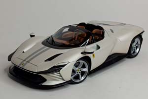 FERRARI SP3 DAYTONA 1:18 BBURAGO SIGNATURE