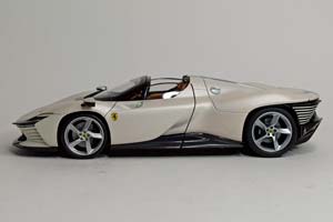 FERRARI SP3 DAYTONA 1:18 BBURAGO SIGNATURE — фото 2