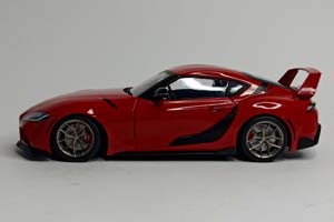 TOYOTA SUPRA GR RED 1:18 SOLIDO — фото 6
