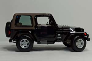 JEEP WRANGLER SAHARA BLACK 1:18 MAISTO — фото 6