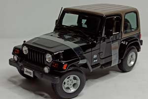 JEEP WRANGLER SAHARA BLACK 1:18 MAISTO — фото 9