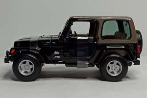 JEEP WRANGLER SAHARA BLACK 1:18 MAISTO — фото 2