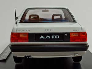 AUDI 100 C3 1989 WHITE 1:18 — фото 4