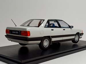 AUDI 100 C3 1989 WHITE 1:18 — фото 5