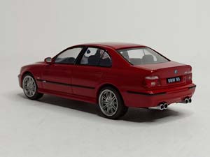 BMW M5 E39 RED SOLIDO 1:43 — фото 8