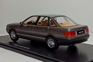 AUDI 80 (B3) 1989 BROWN 1:18 — фото 3