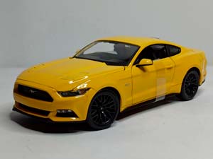 FORD MUSTANG 2015 YELLOW 1:18 MAISTO