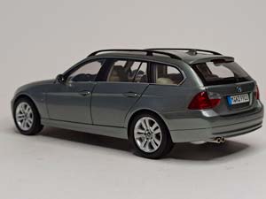 BMW 330I TOURING 2005 (E91) KYOSHO 1:18 — фото 4