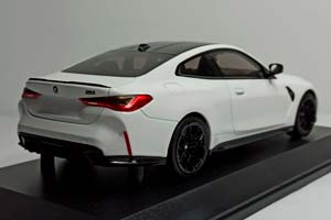 BMW M4 -2020 (G82) WHITE 1:18 MINICHAMPS — фото 5