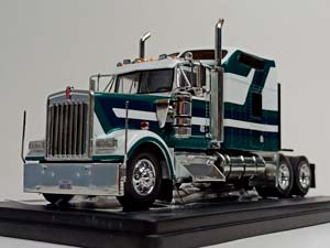 KENWORTH W900 BIG SLEEPER 1984 IXO 1:43