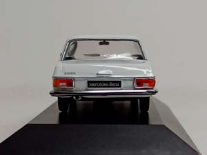 MERCEDES 200/8 W115 1967 IXO 1:43 — фото 3